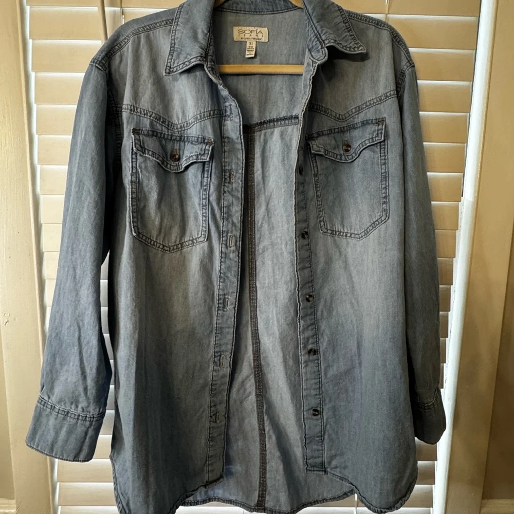 sofia by sofia vergara Light Blue Denim Top - Picture 1 of 5